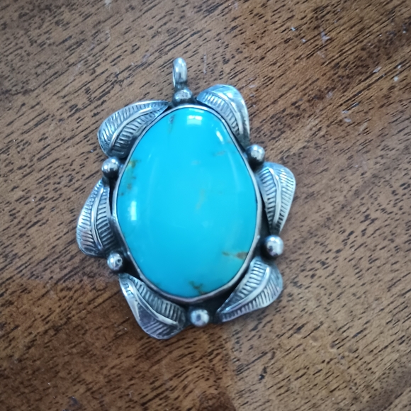Vintage Navajo turquoise pendant - Picture 2 of 10